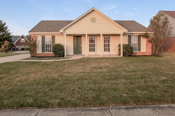10696 Pecan View Dr Olive Branch, MS 38654